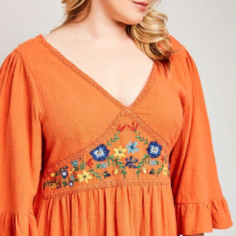 *ONLY 1 LEFT* Embroidered Floral Tunic Dress - Picture 7 of 7
